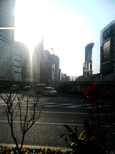 �҂�����[